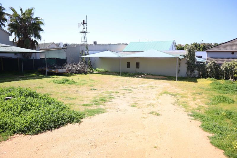 Commercial Property for Sale in Bergzicht Western Cape